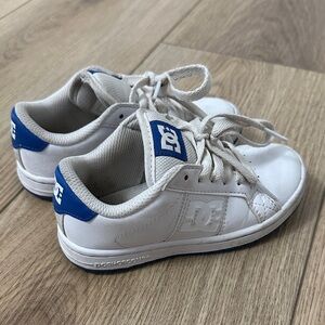 Kids DC Striker Low Top Skate Shoe Size 11.5